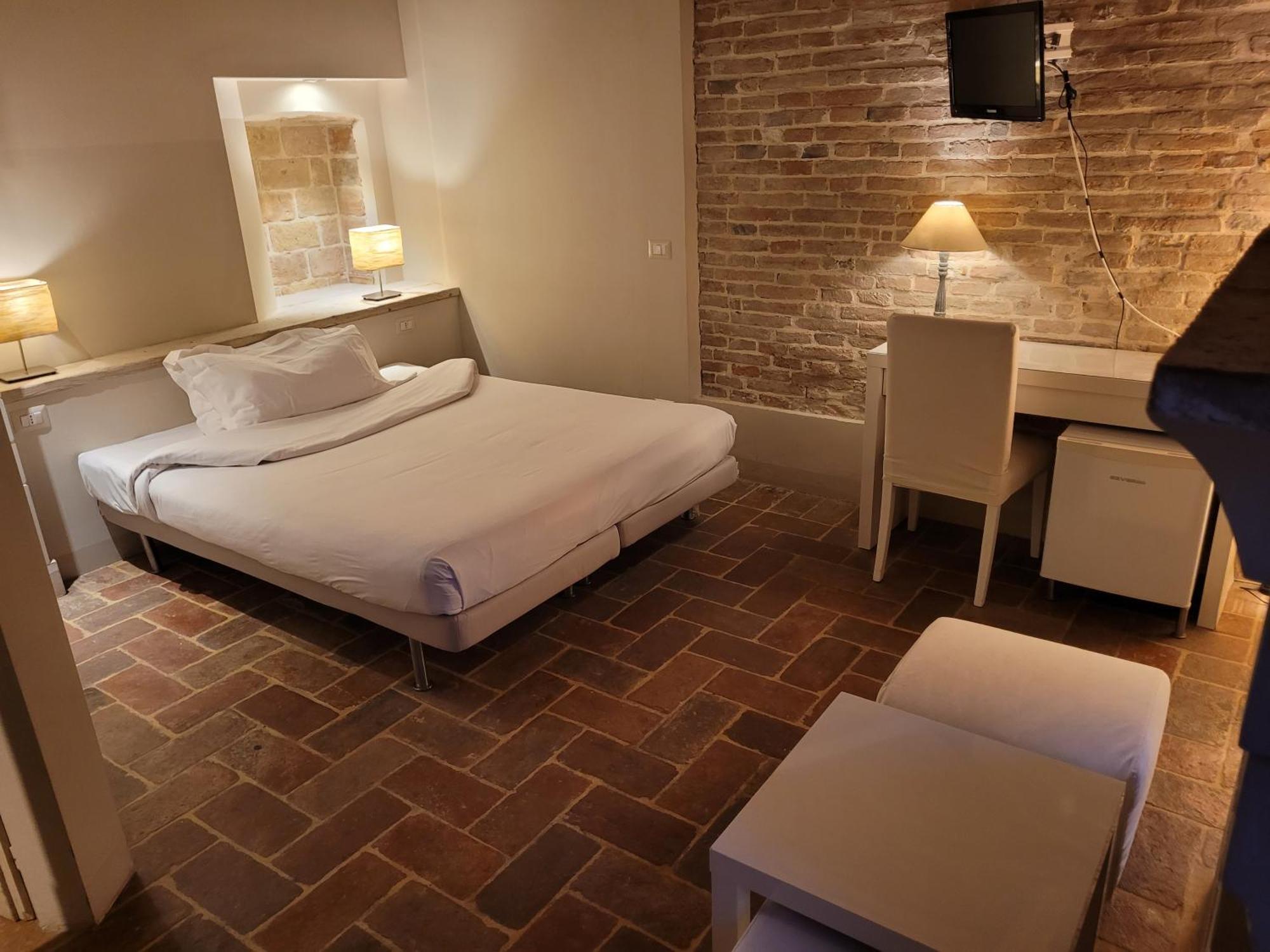 Relais Casetta56 Луґо Екстер'єр фото